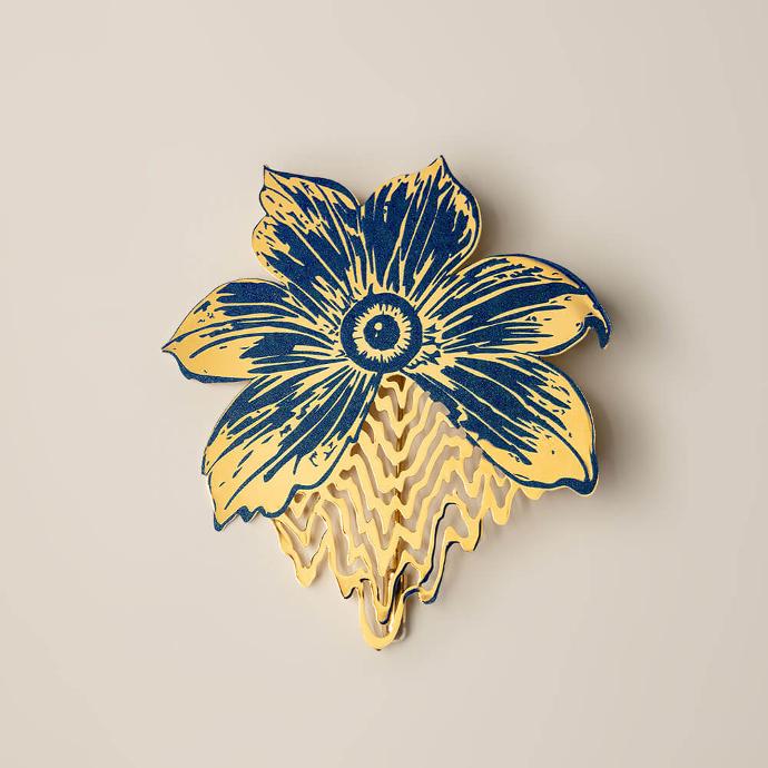 bijou broche en laiton doré en forme de fleur marque Ibride